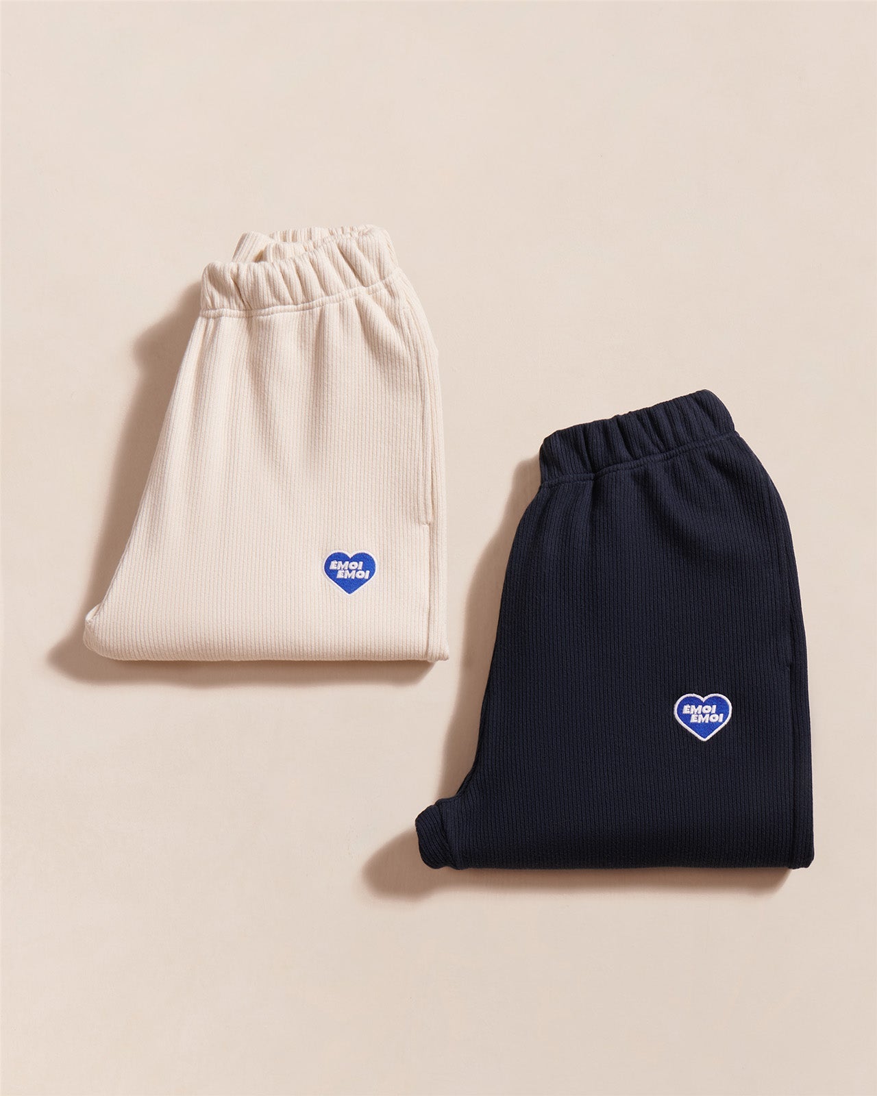 Pantalones de algodón orgánico acanalados Phoenix – tono claro