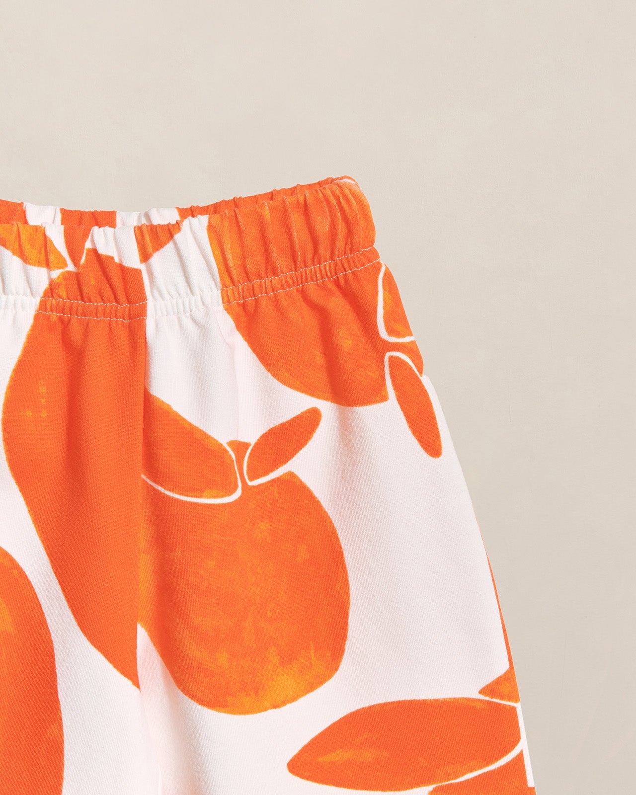 Pantalones de algodón orgánico Palou – estampado vitamina