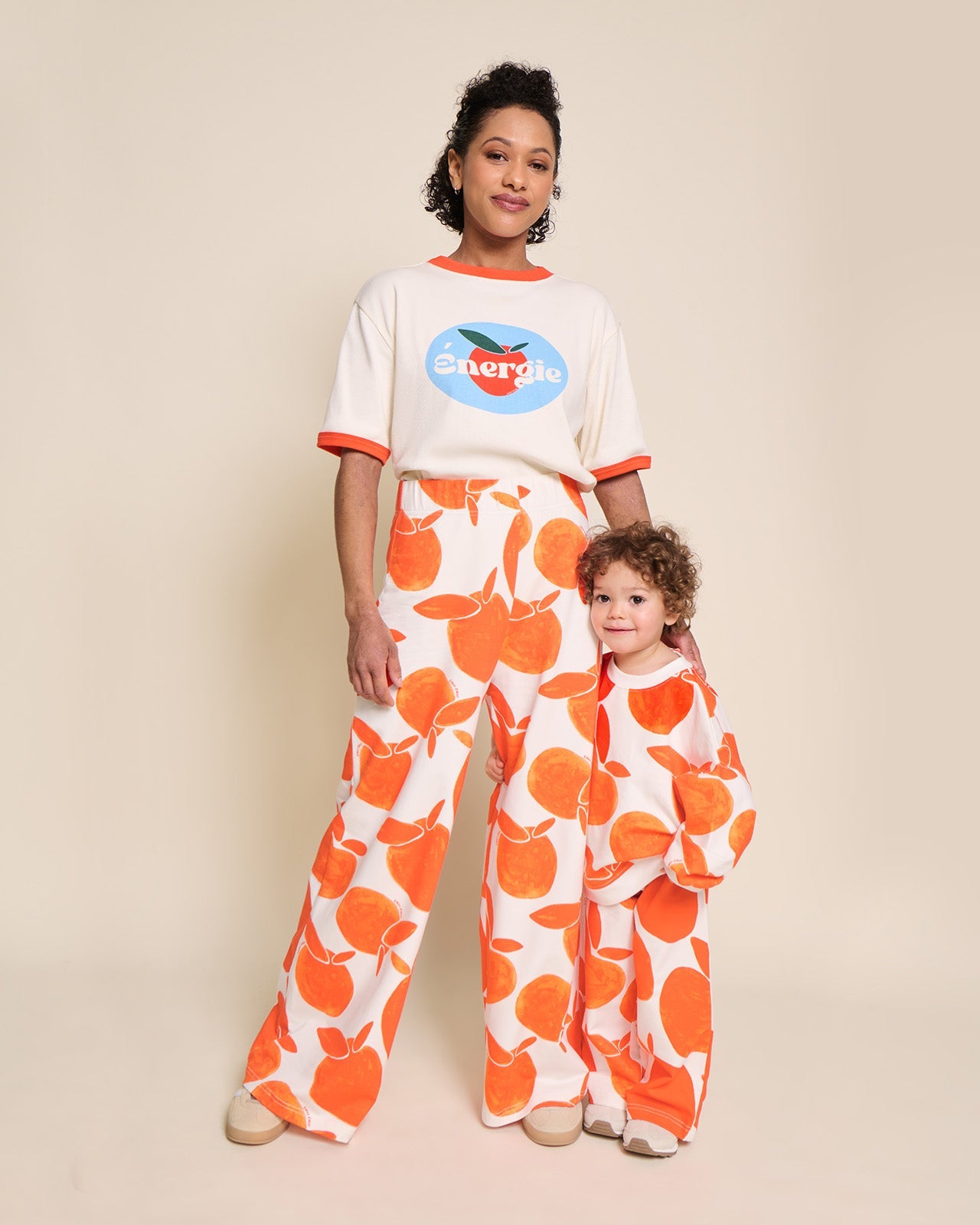 Pantalones de algodón orgánico Palou – estampado vitamina