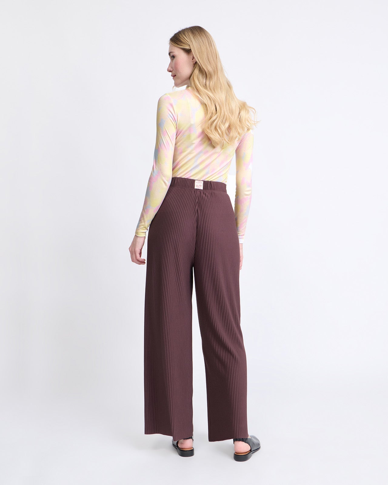 Pantalones plisados Paulina – marrón chocolate