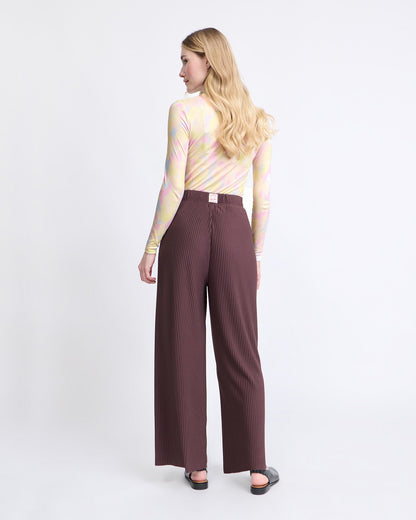 Pantalones plisados Paulina – marrón chocolate