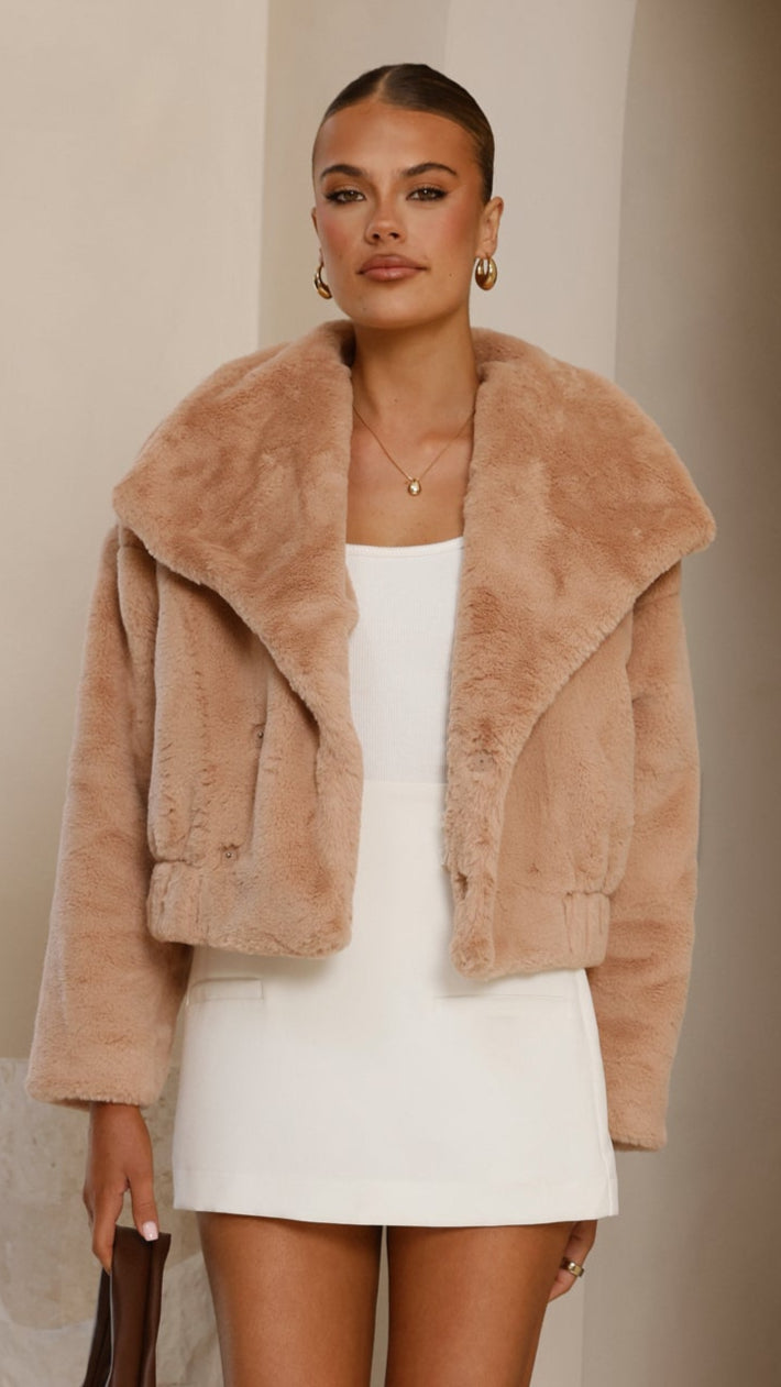 Chaqueta cropped Tulum – camel