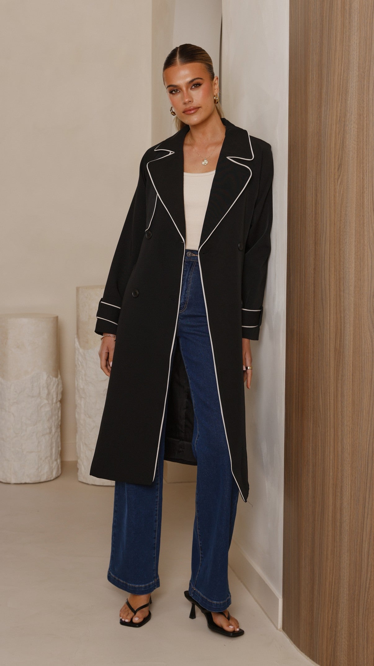 Gabardina Blanca – negro