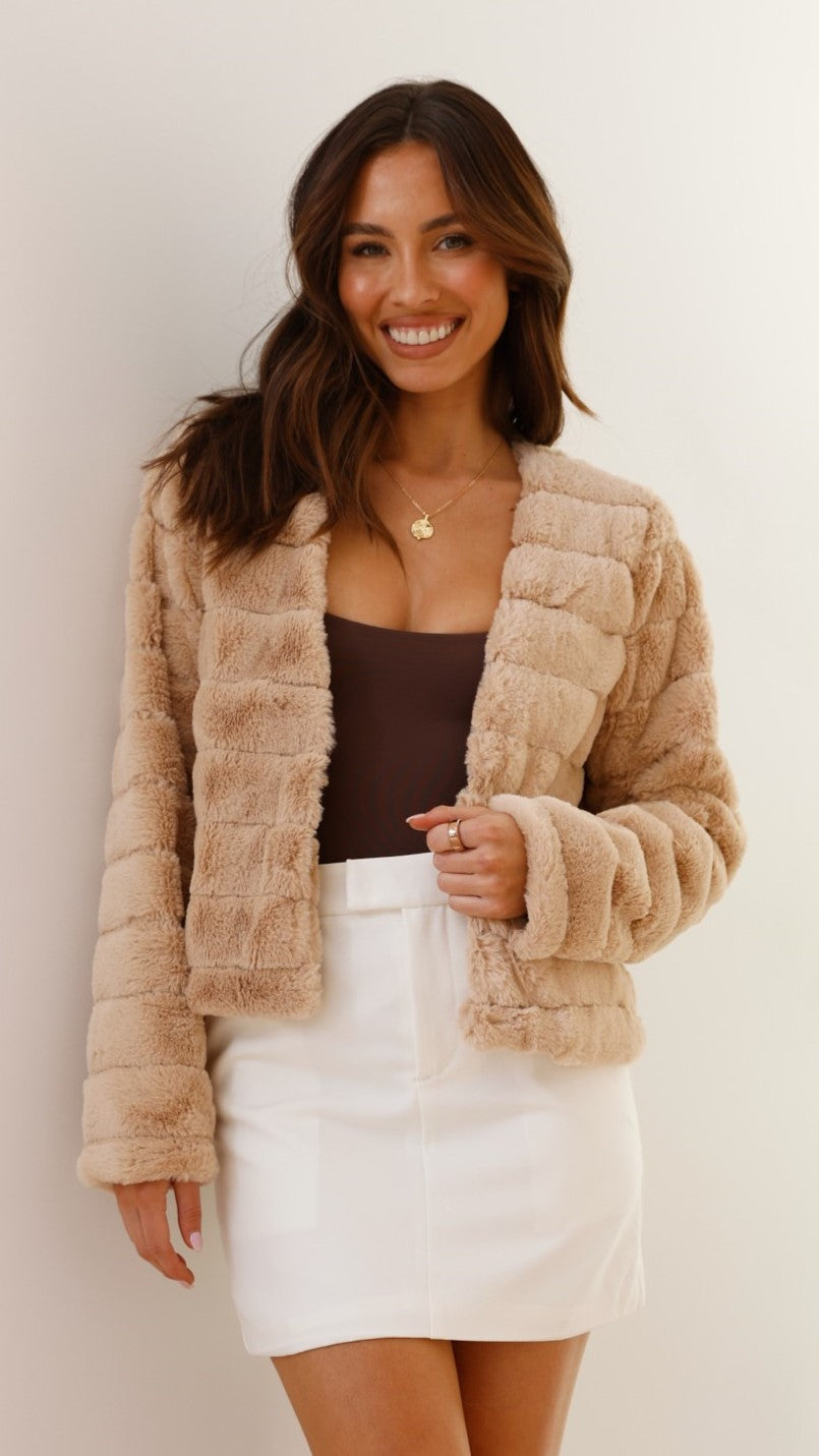Chaqueta cropped Tully – camel