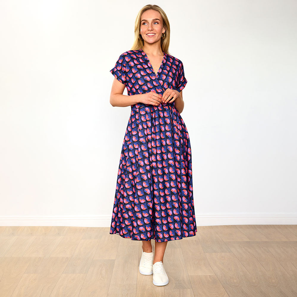Vestido fluido estampado azul marino