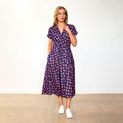 Vestido fluido estampado azul marino