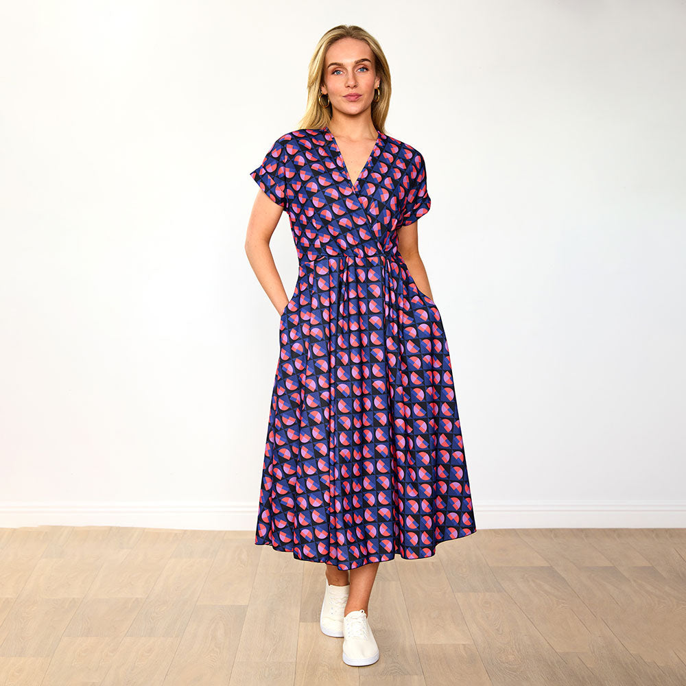 Vestido fluido estampado azul marino