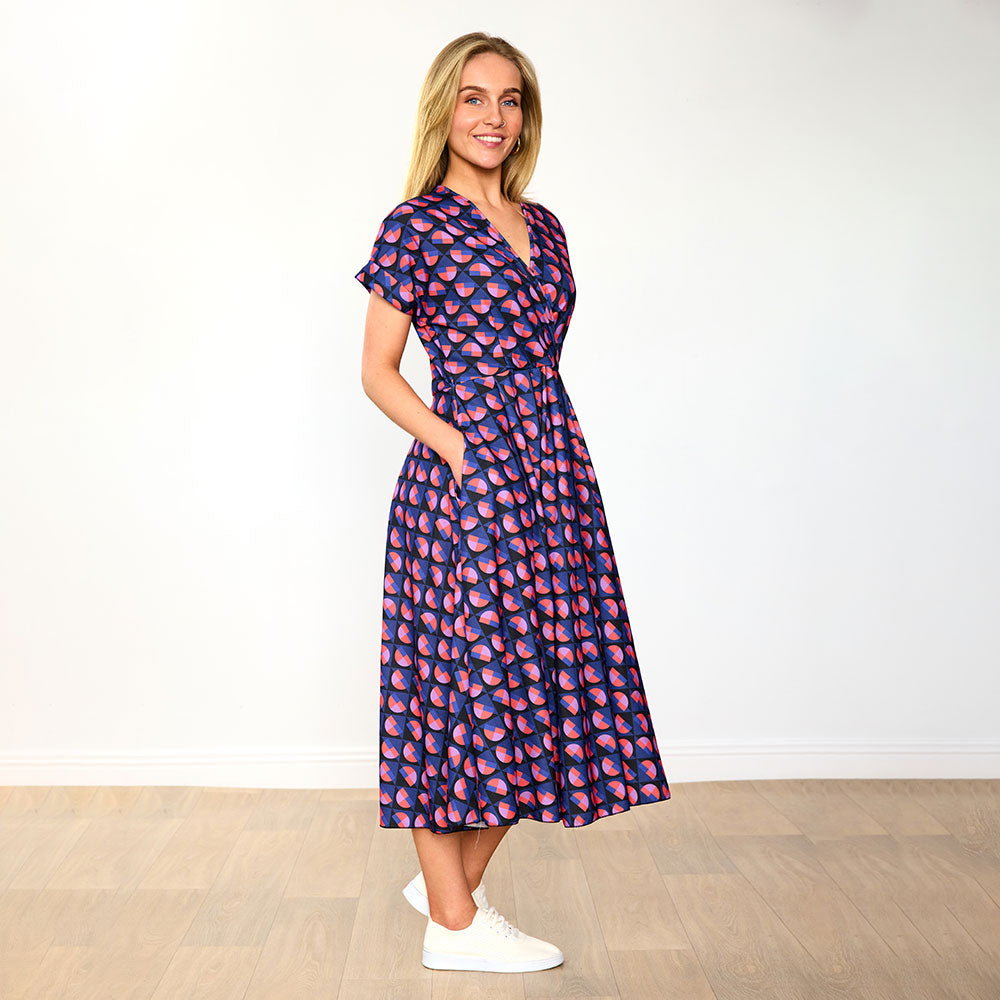 Vestido fluido estampado azul marino