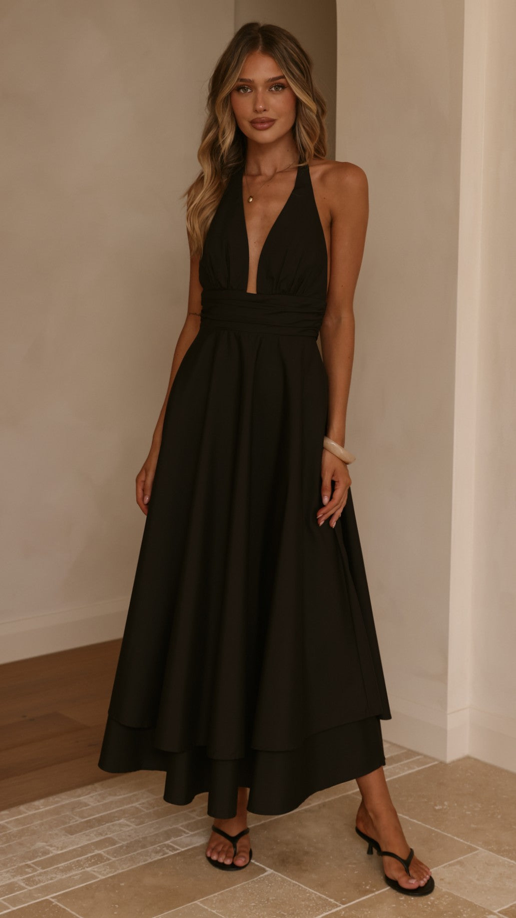 Vestido maxi cuello halter Kathy – negro