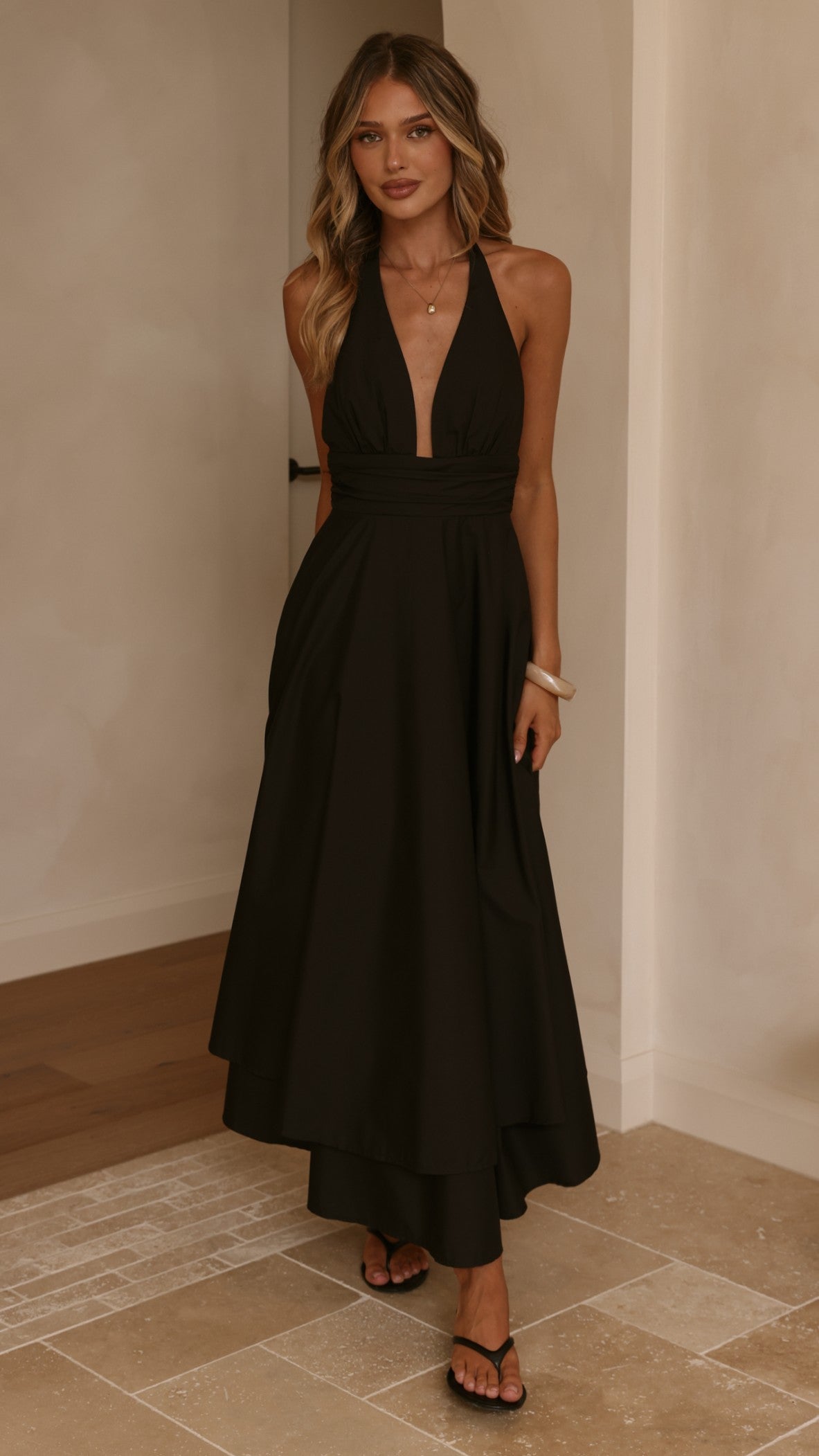 Vestido maxi cuello halter Kathy – negro