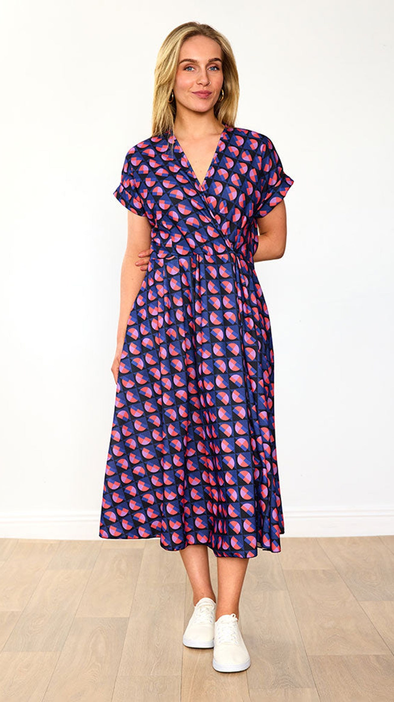 Vestido fluido estampado azul marino