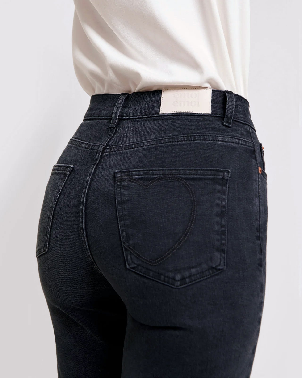 Jeans efecto favorecedor – negro desgastado