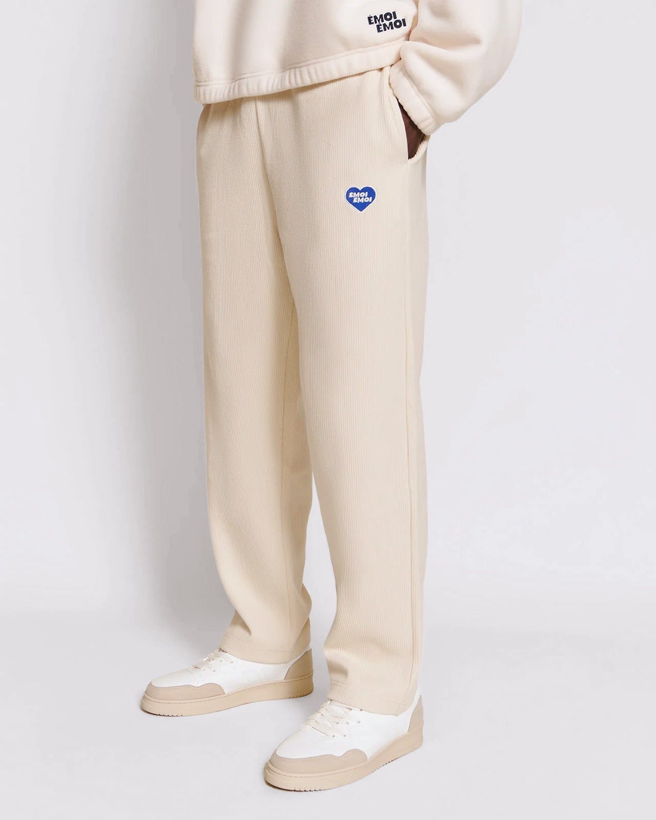 Pantalones de algodón orgánico acanalados Phoenix – tono claro