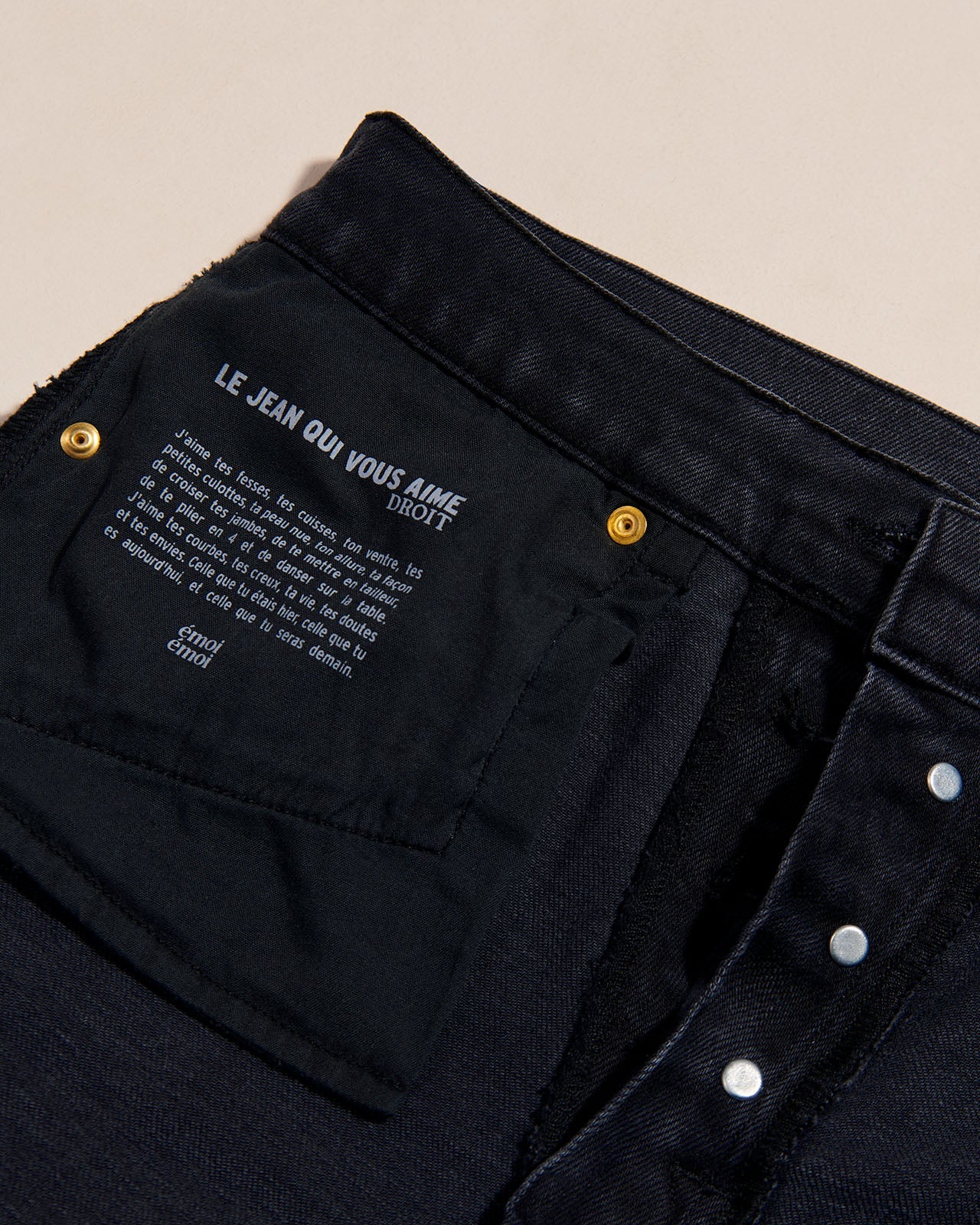 Jeans efecto favorecedor – negro desgastado